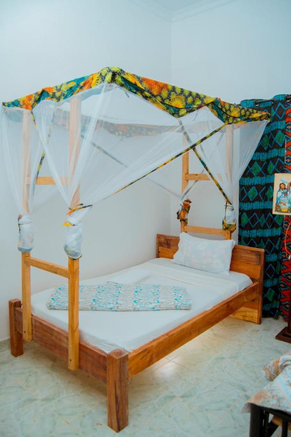 The Belle View Inn Bed & Breakfast Моши Екстериор снимка